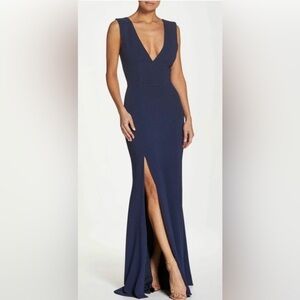 NWT Dress the Population Sandra Trumpet Black Tie Gown V Neck Navy size Medium
